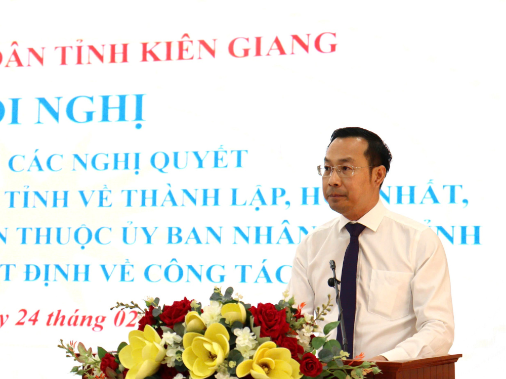 Công bố quyết định 